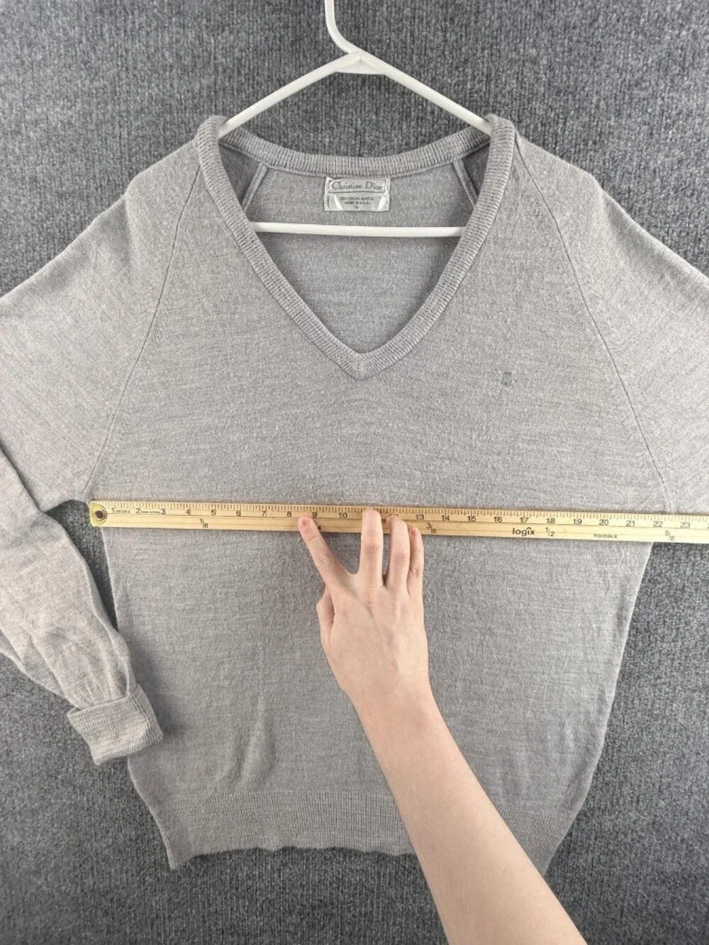 VTG Christian Dior Sweater Large Gray USA Pullover V-Neck Acrylic Logo Mens Knit